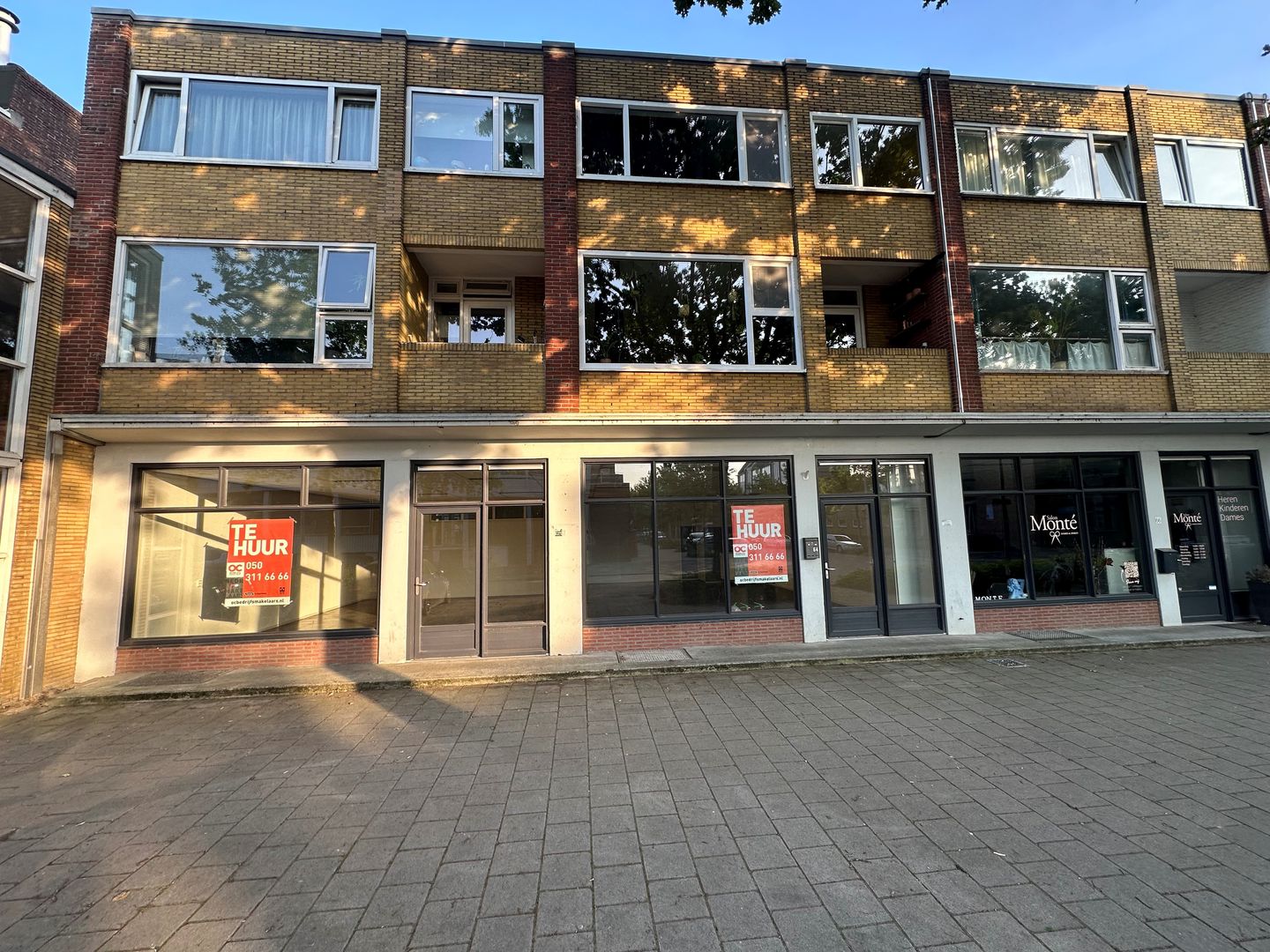 View photo 2 of Vechtstraat 64