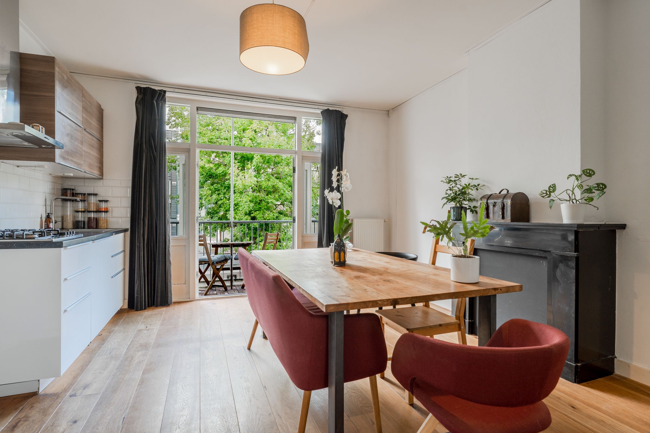 Photo 6 of Jan van Riebeekstraat 18-2