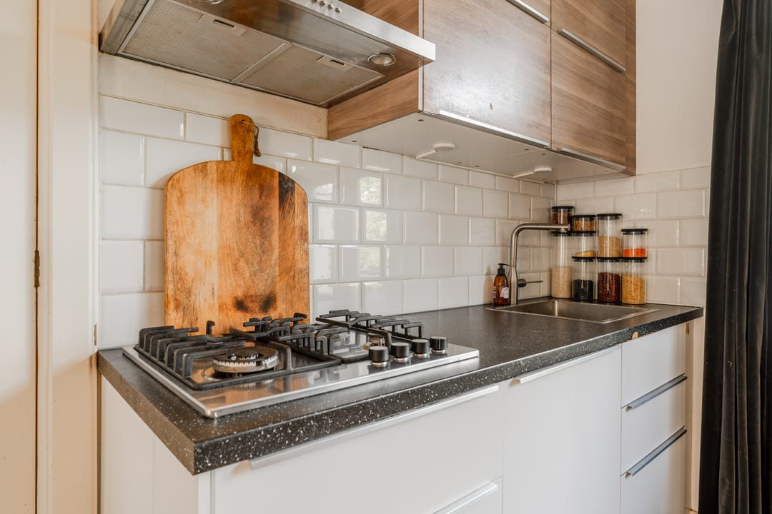 Photo 11 of Jan van Riebeekstraat 18-2