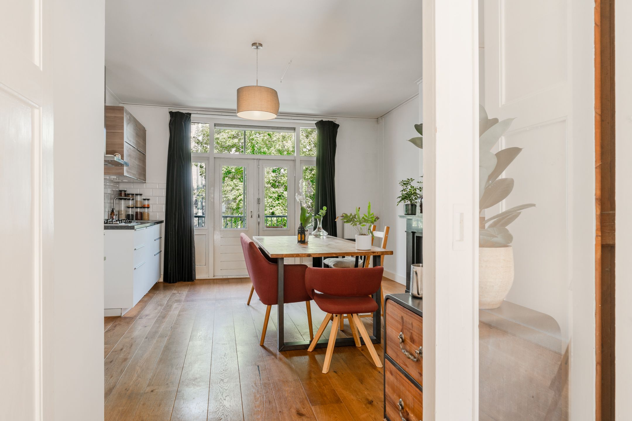 Photo 15 of Jan van Riebeekstraat 18-2