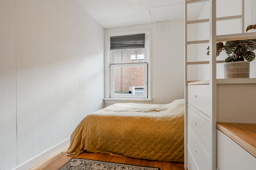 Photo 26 of Jan van Riebeekstraat 18-2