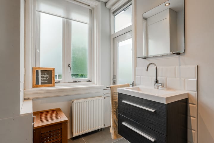 Foto 30 van Jan van Riebeekstraat 18-2