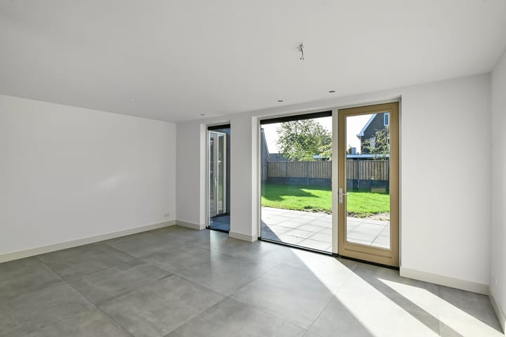 Photo 12 of Kruisbessenstraat 39