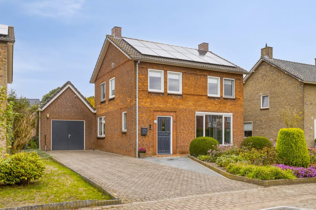 Foto 1 van Burgem van Hultenstraat 30