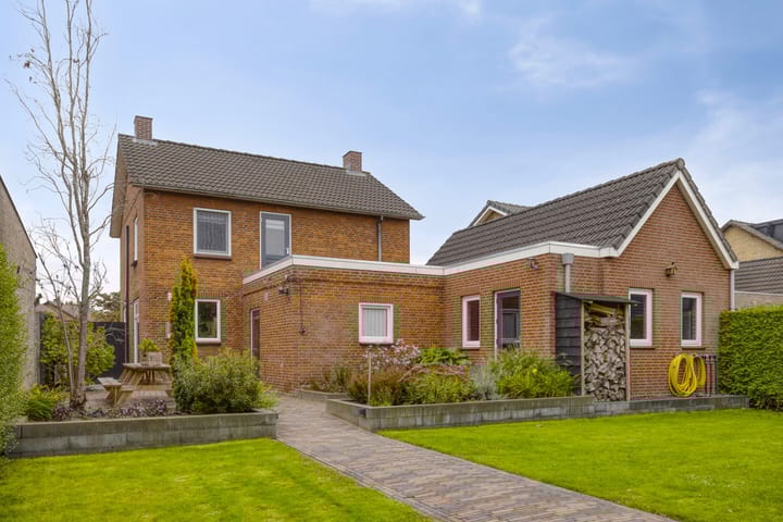 Foto 2 van Burgem van Hultenstraat 30