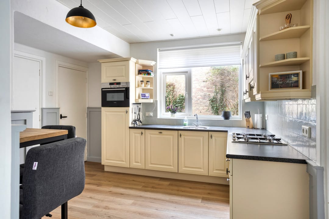 Foto 8 van Burgem van Hultenstraat 30