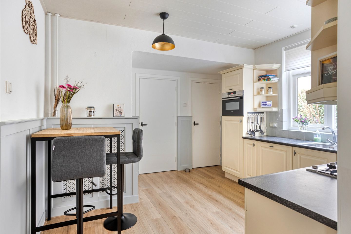 Foto 10 van Burgem van Hultenstraat 30