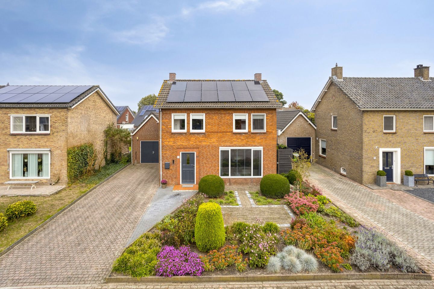 Foto 40 van Burgem van Hultenstraat 30