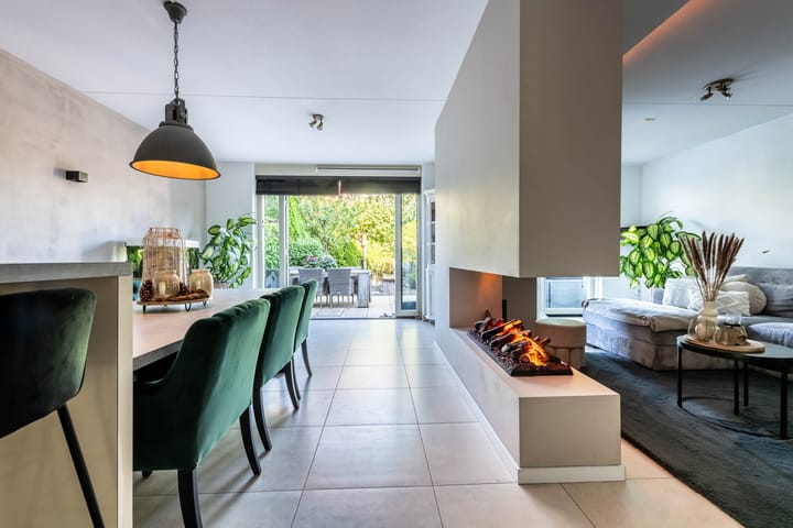 Foto 14 van Rechtsbuitenstraat 2