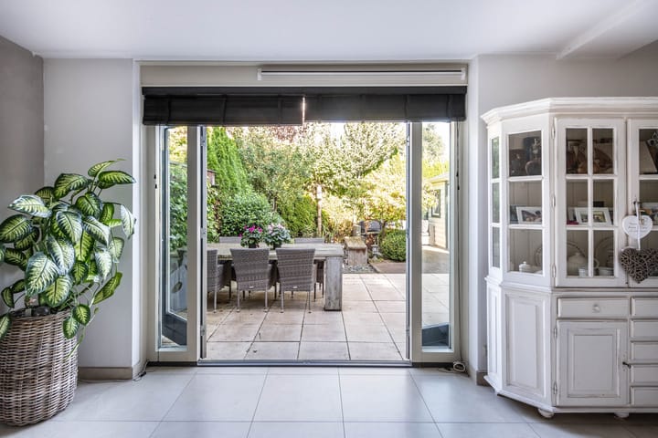 Foto 15 van Rechtsbuitenstraat 2