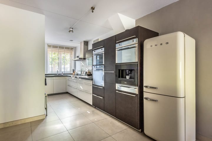 Foto 18 van Rechtsbuitenstraat 2