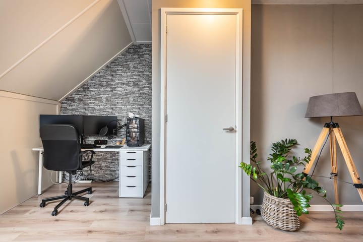 Foto 36 van Rechtsbuitenstraat 2