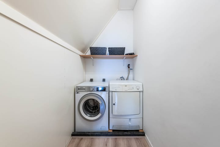 Foto 37 van Rechtsbuitenstraat 2