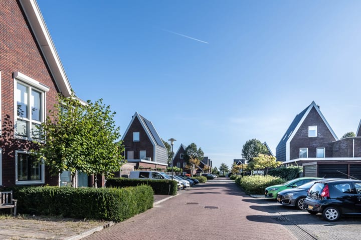 Foto 44 van Rechtsbuitenstraat 2