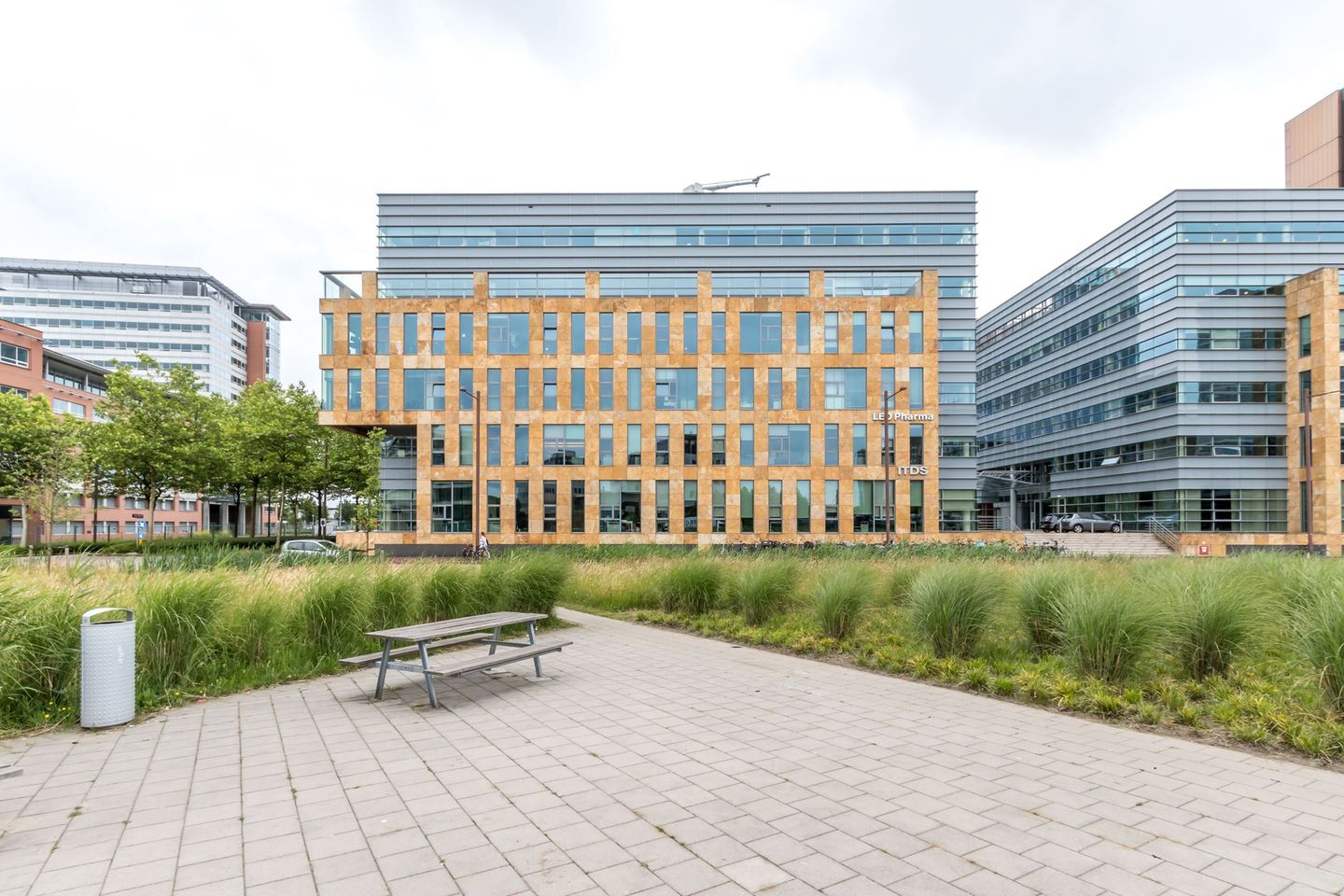 View photo 3 of John M. Keynesplein 1-27
