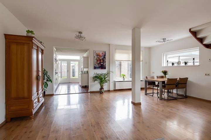 Photo 9 of Prins Frederik Hendrikstraat 3