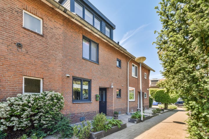 Foto 2 van Farmanstraat 2