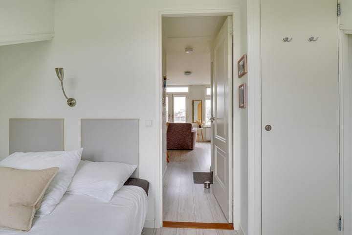 Photo 11 of Narcisstraat 8-B