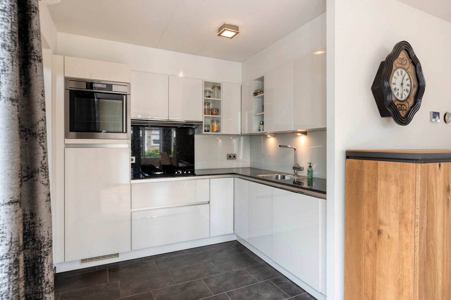 Photo 20 of Halfeweg 16