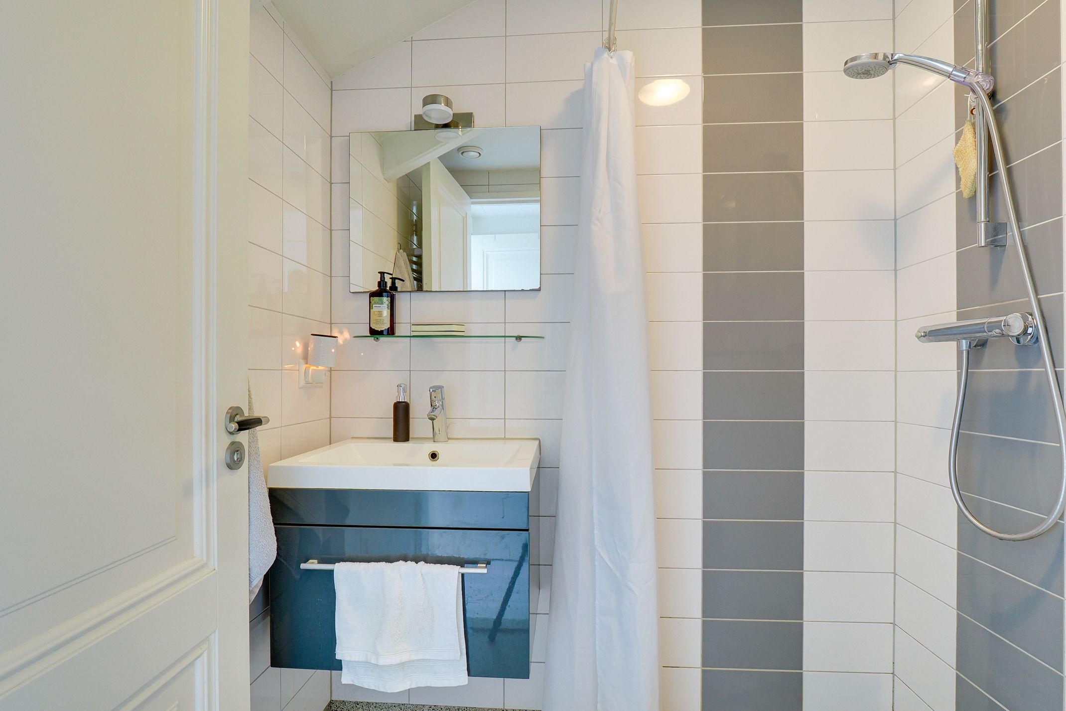 Foto 15 van Narcisstraat 8-B