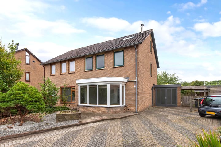 Botter 38 48 main image