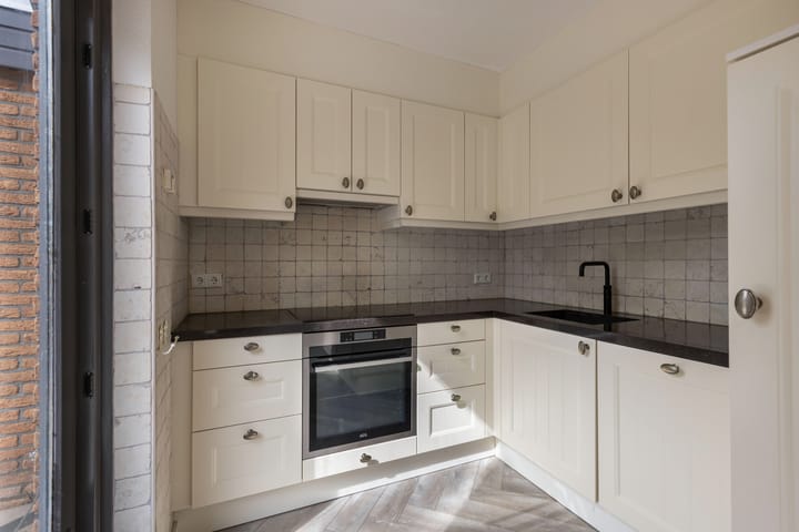 Photo 14 of Botter 38 48