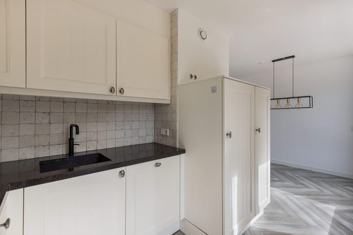 Photo 15 of Botter 38 48