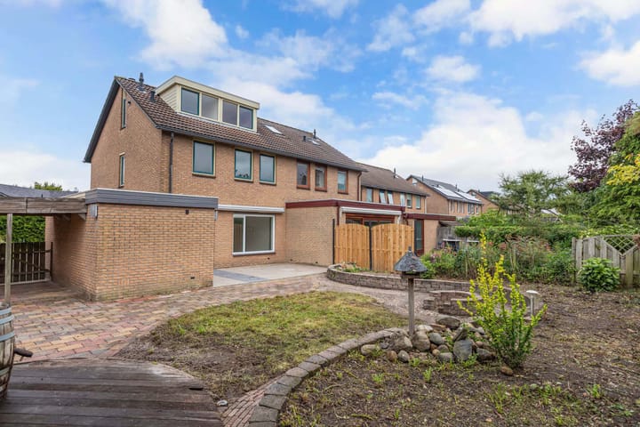 Photo 22 of Botter 38 48