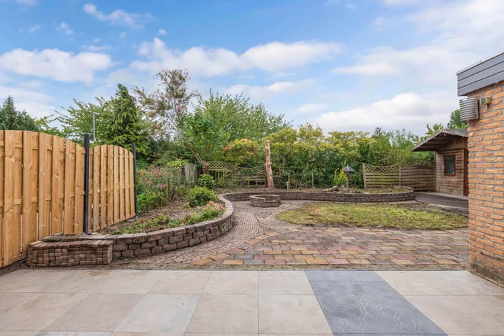 Photo 18 of Botter 38 48