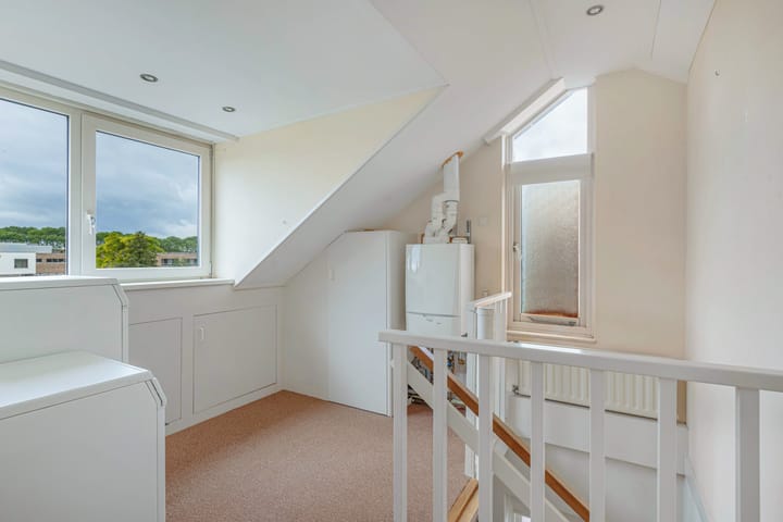 Photo 39 of Botter 38 48