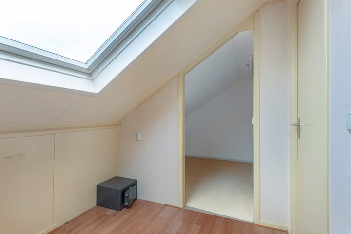 Photo 44 of Botter 38 48