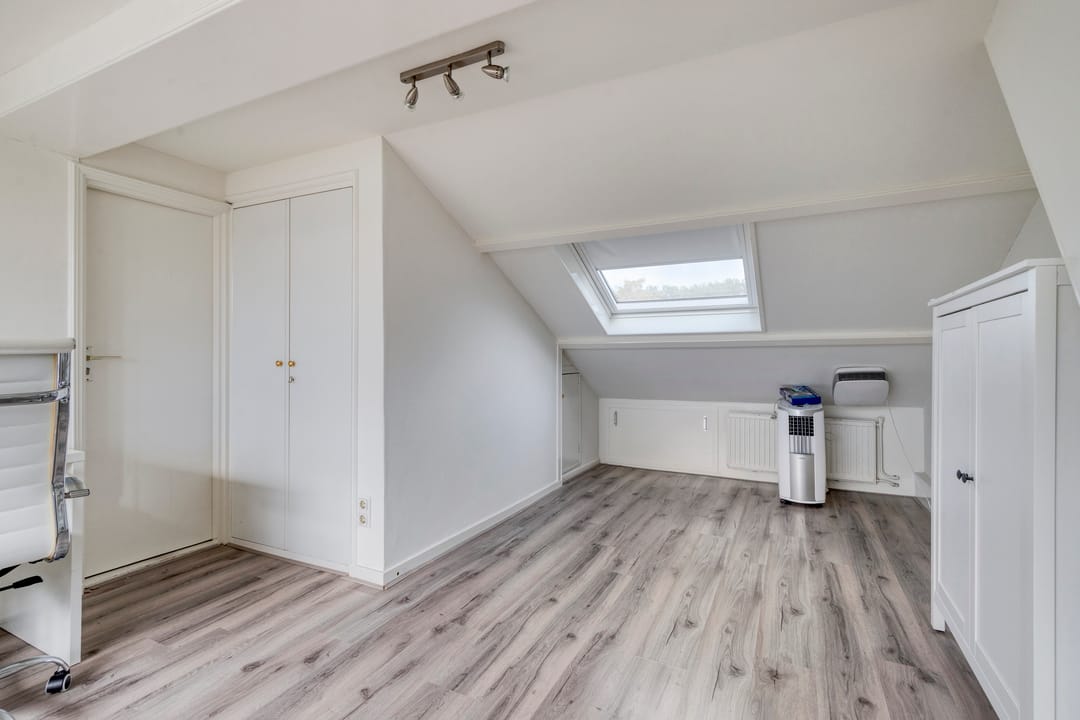 Foto 17 van West-Sidelinge 242-A