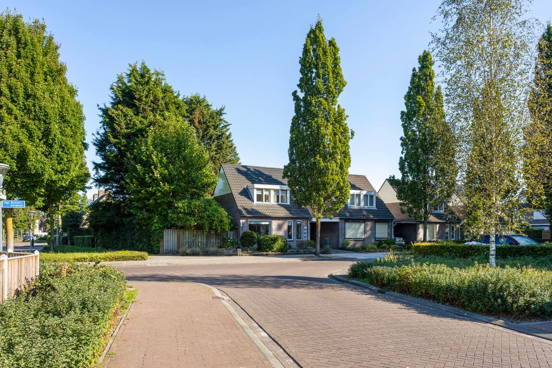 Photo 2 of Mgr. Bannenberglaan 1