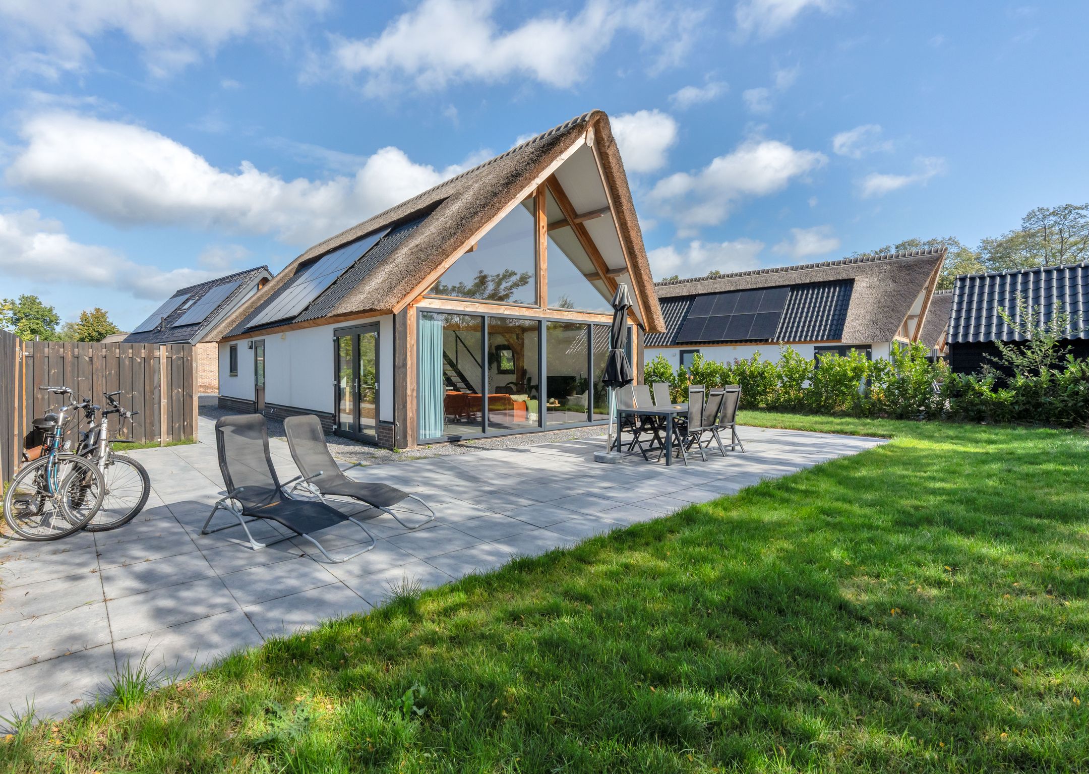 3-bedroom freehold villa in Baarle-Nassau — photo 1 of 5