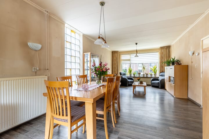 Foto 15 van Julianastraat 4