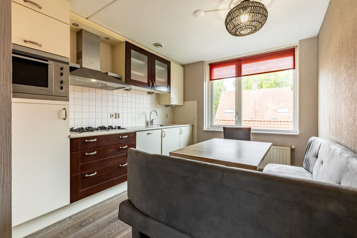 Warmoezenierstraat 6