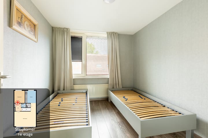 Foto 13 van Warmoezenierstraat 6