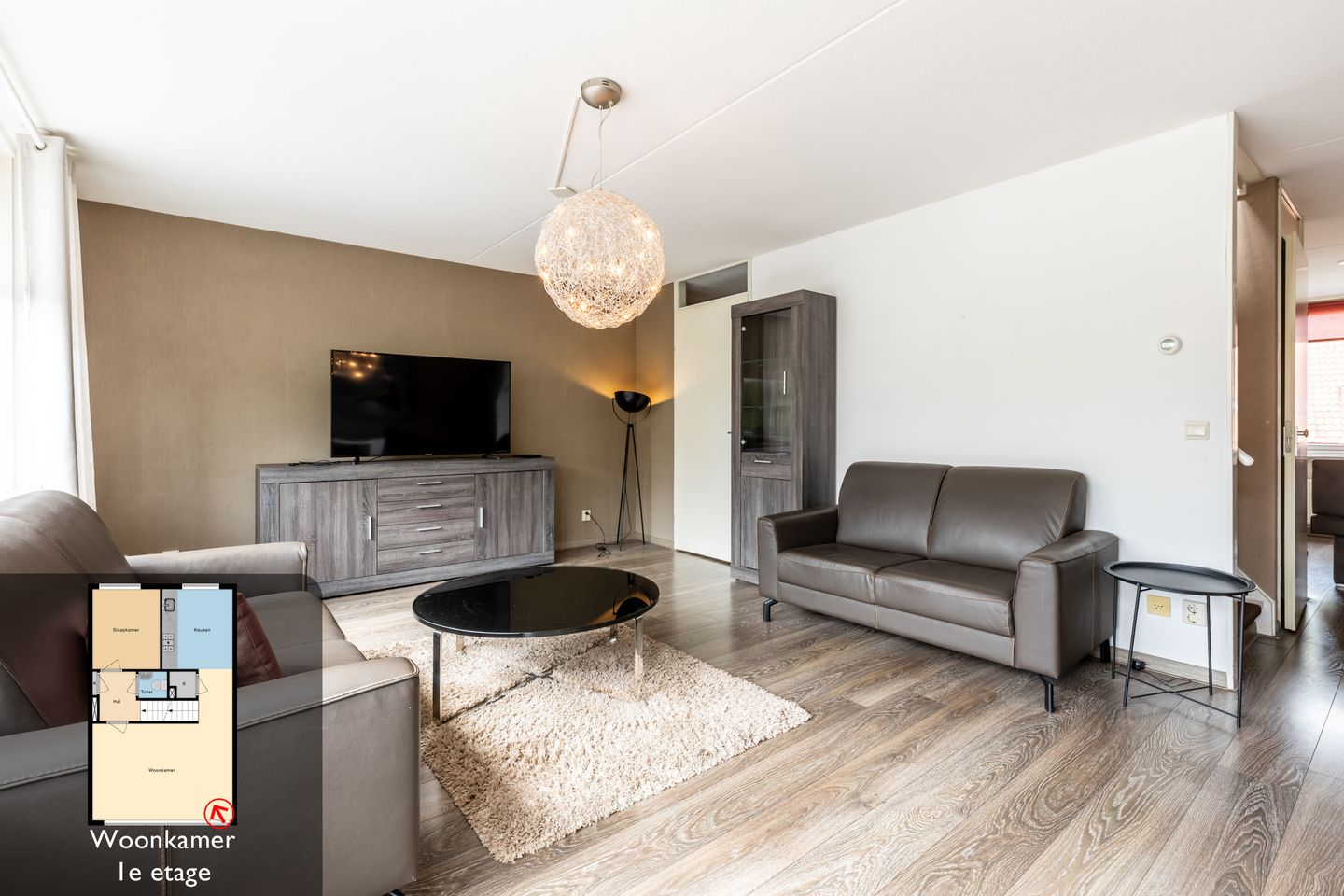 Photo 14 of Warmoezenierstraat 6