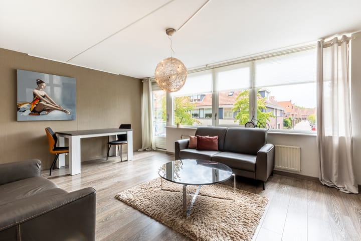 Foto 16 van Warmoezenierstraat 6