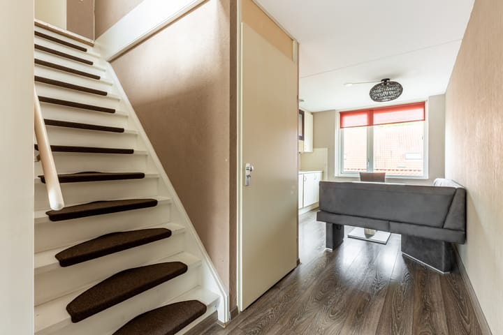 Foto 17 van Warmoezenierstraat 6