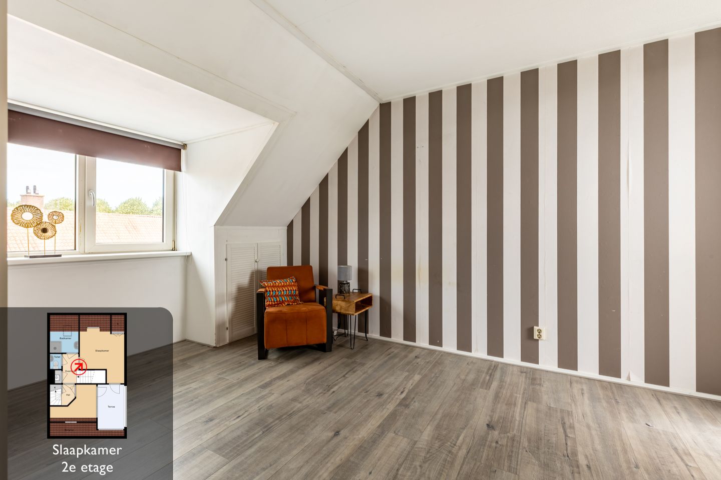 Photo 20 of Warmoezenierstraat 6