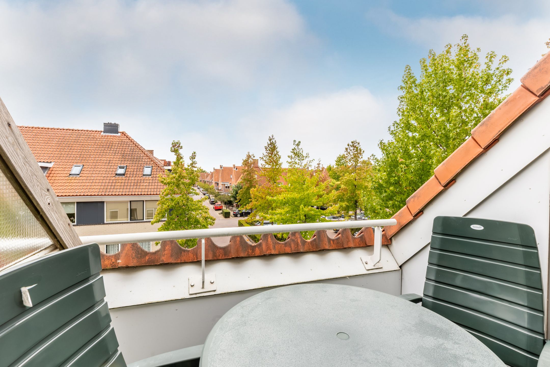 Photo 24 of Warmoezenierstraat 6