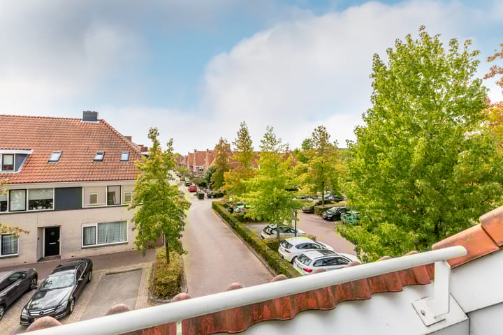 Foto 25 van Warmoezenierstraat 6