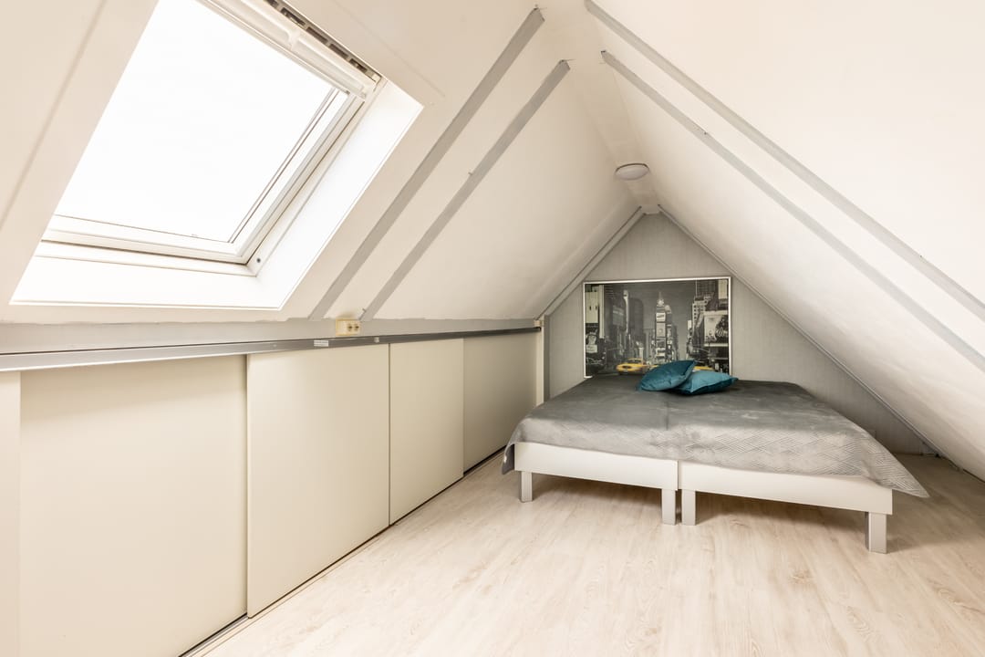 Photo 31 of Warmoezenierstraat 6