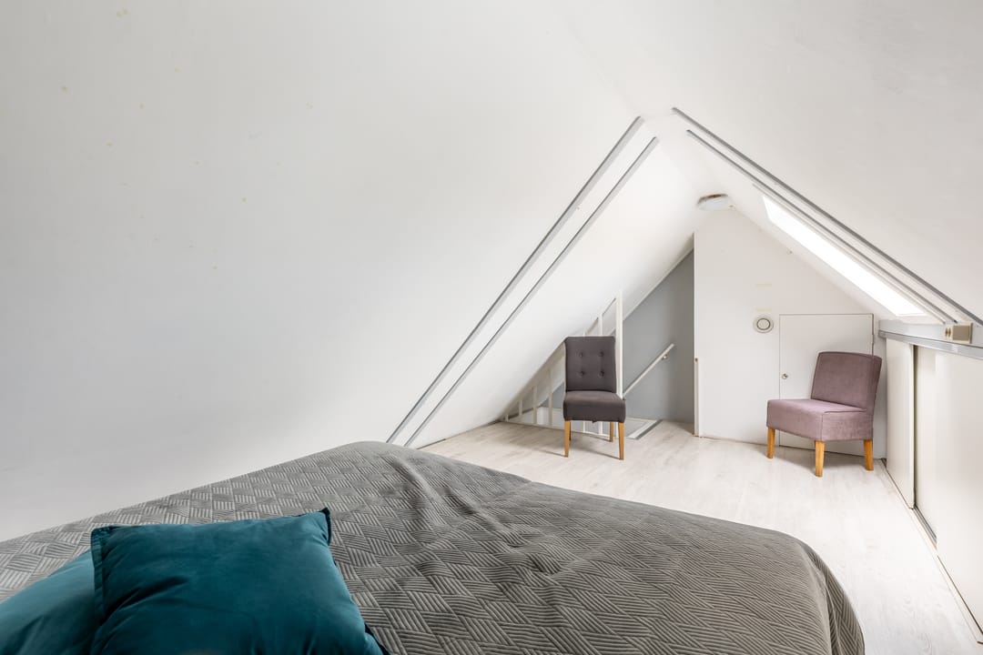 Photo 32 of Warmoezenierstraat 6