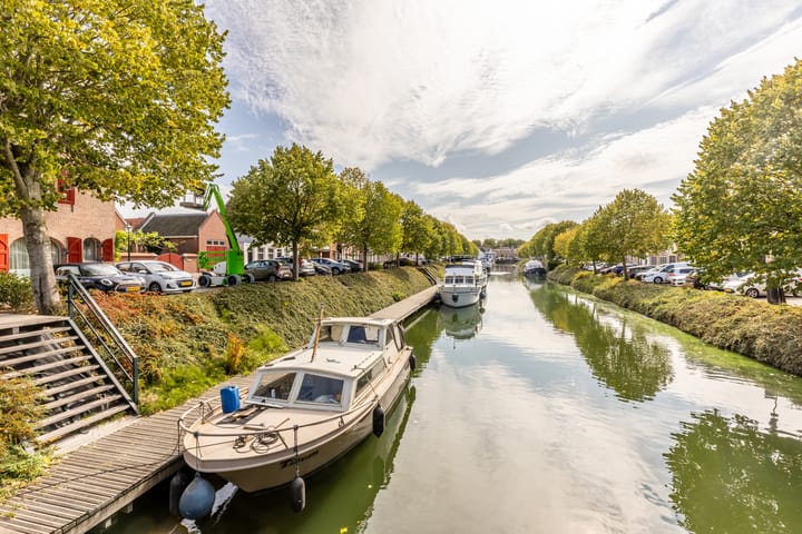 Foto 34 van Warmoezenierstraat 6