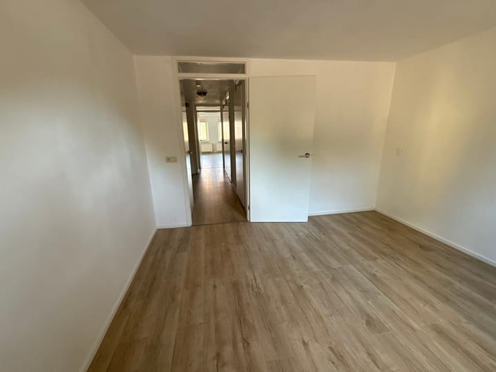 Foto 11 van Harlingerweg 3-B