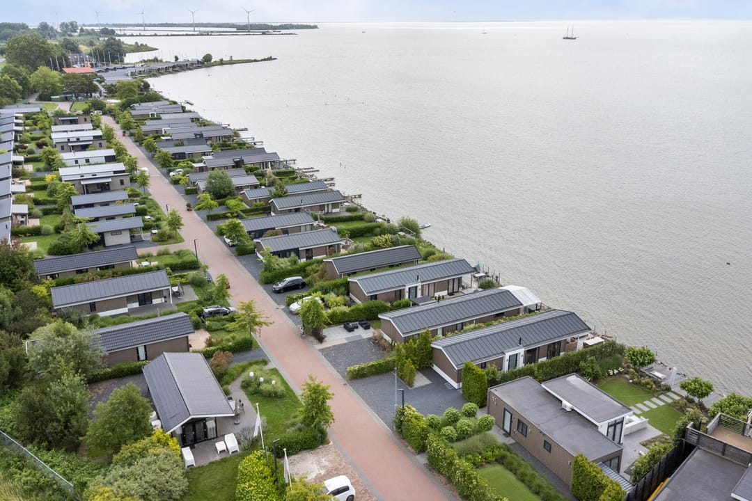 Photo 1 of Zuiderdijk 1-B001