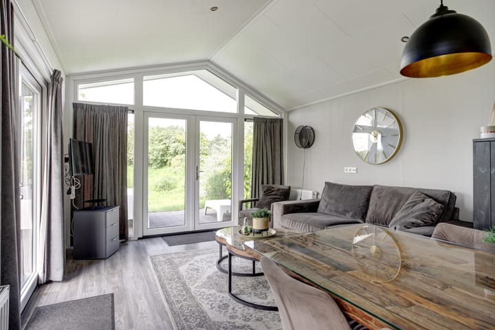 Foto 5 van Zuiderdijk 1-B001