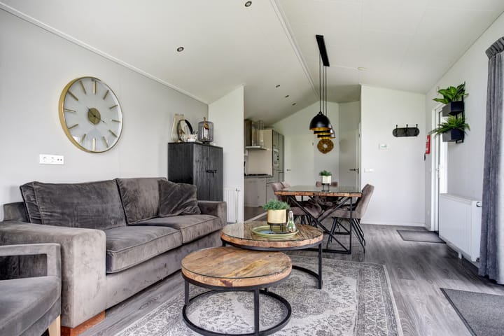 Foto 9 van Zuiderdijk 1-B001